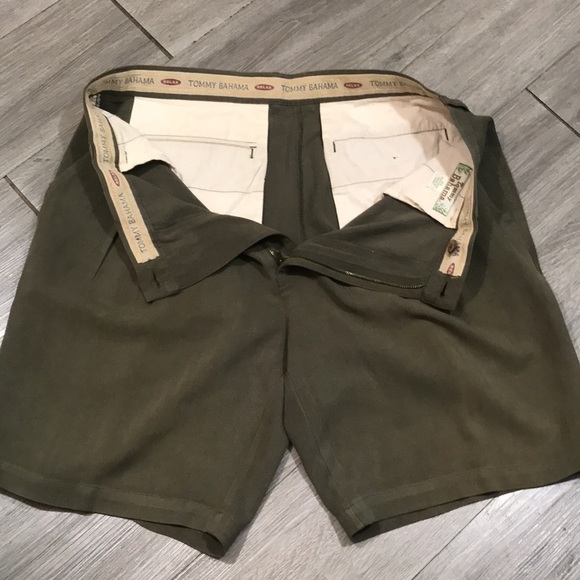 Tommy Bahama Olive Green Pleated Front 100% Silk Shorts size 34 - Picture 5 of 8